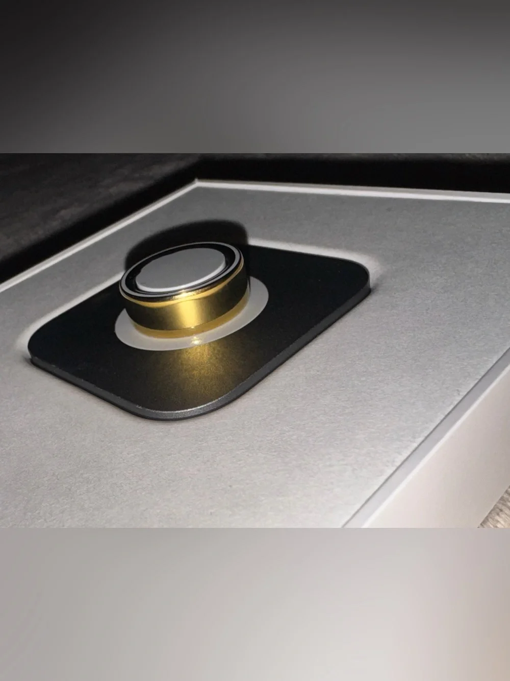 Oura Ring 4 Gold size 6